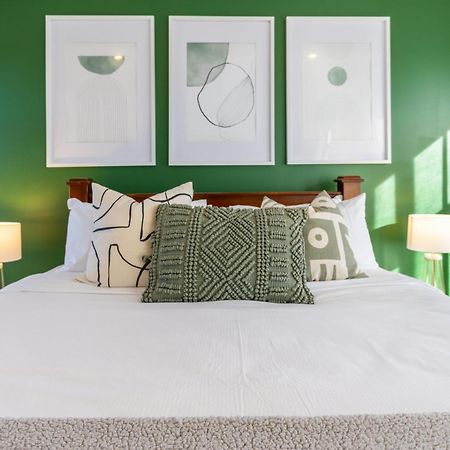 Gorgeous In Green - 2 Bed Central Oasis W/King Bed Christchurch Ngoại thất bức ảnh