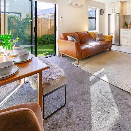 Gorgeous In Green - 2 Bed Central Oasis W/King Bed Christchurch Ngoại thất bức ảnh