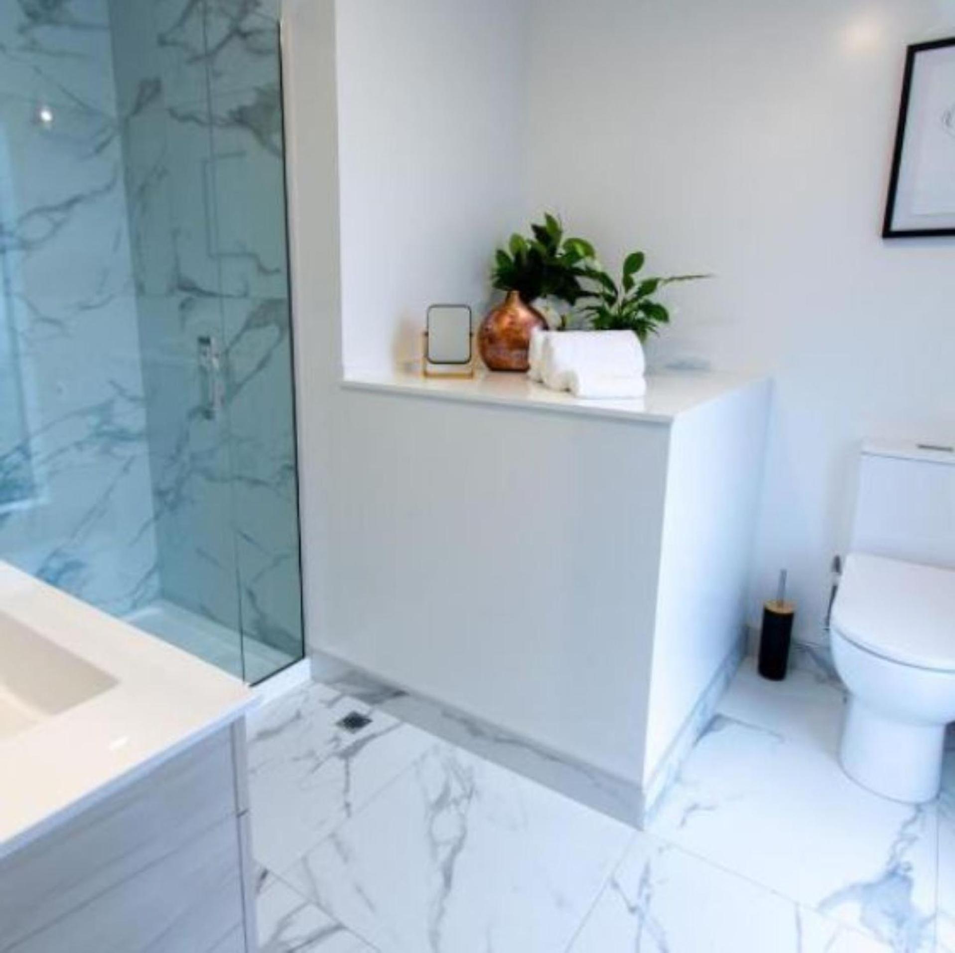Gorgeous In Green - 2 Bed Central Oasis W/King Bed Christchurch Ngoại thất bức ảnh