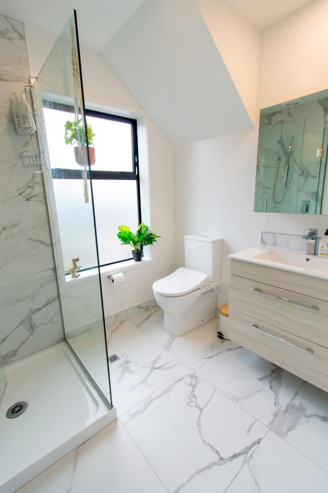Gorgeous In Green - 2 Bed Central Oasis W/King Bed Christchurch Ngoại thất bức ảnh