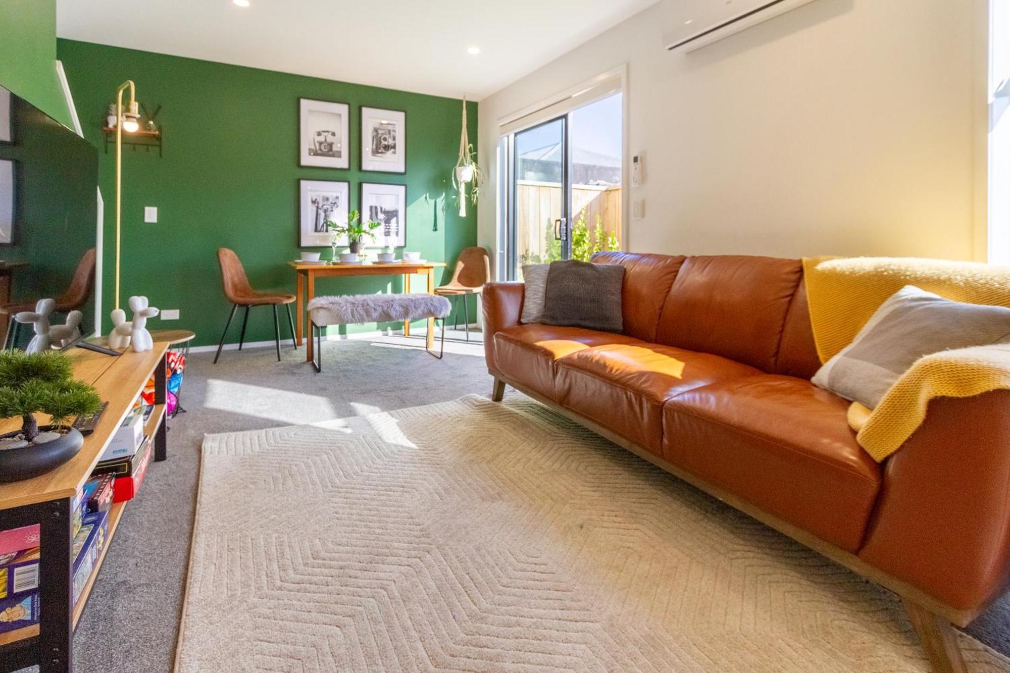 Gorgeous In Green - 2 Bed Central Oasis W/King Bed Christchurch Ngoại thất bức ảnh