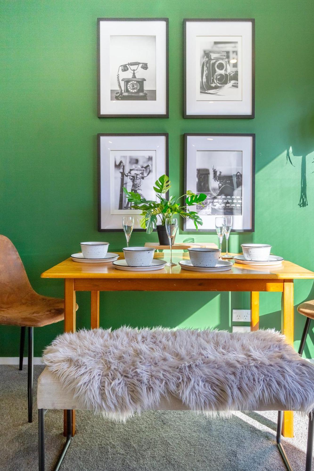 Gorgeous In Green - 2 Bed Central Oasis W/King Bed Christchurch Ngoại thất bức ảnh